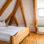 Weingut Haus Steinbach Tatil Evi