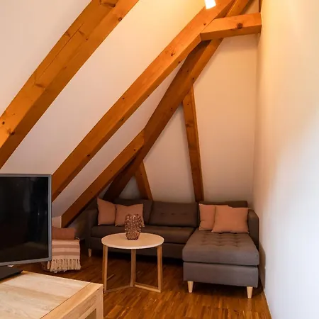 Haus Steinbach * 拉德博伊尔